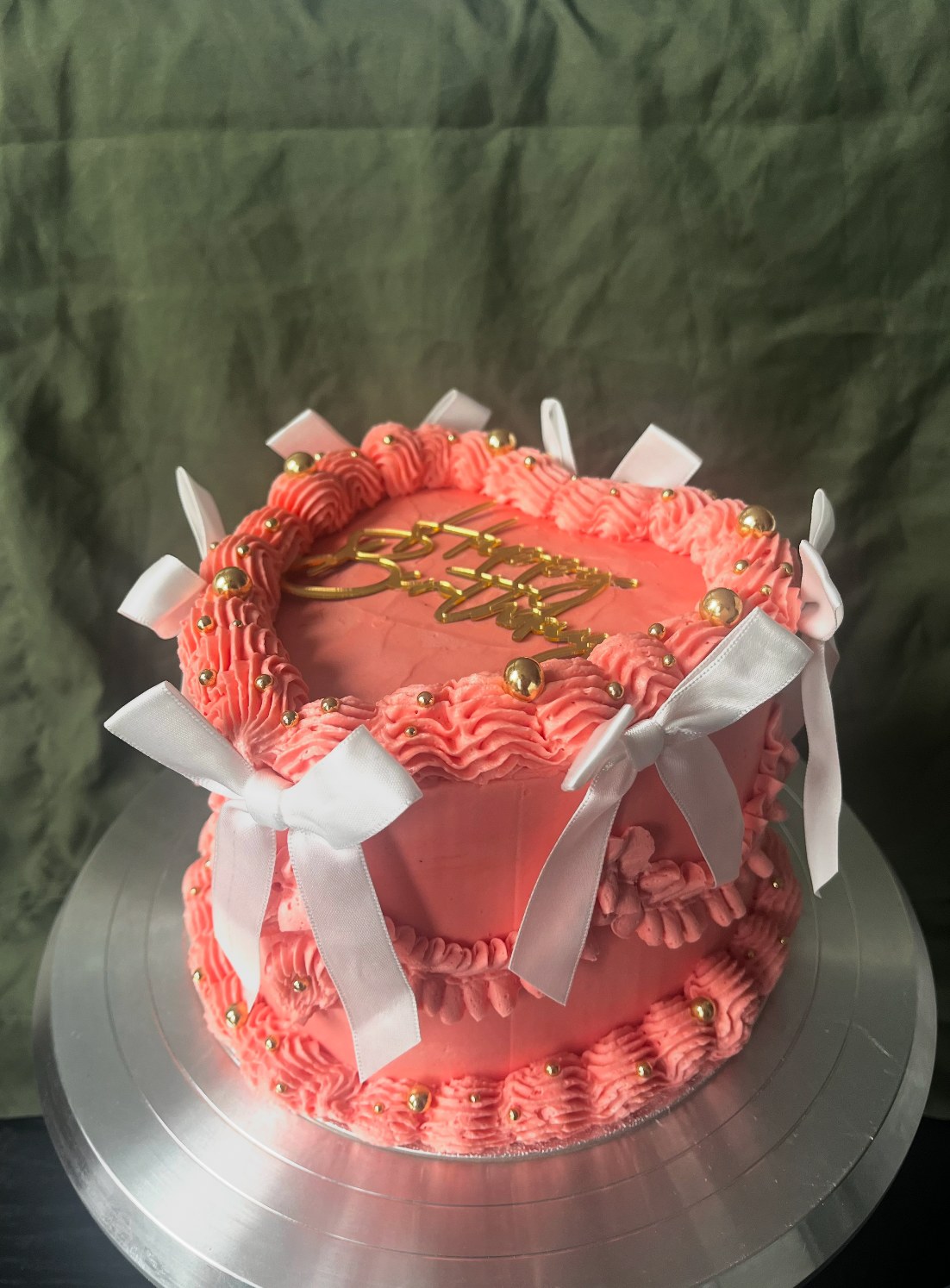Pretty bows & vintage piping